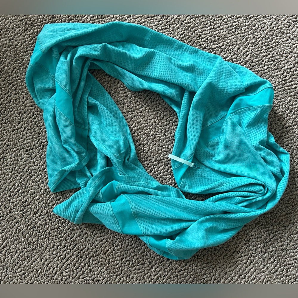 Lululemon Infinity Athletica Scarf